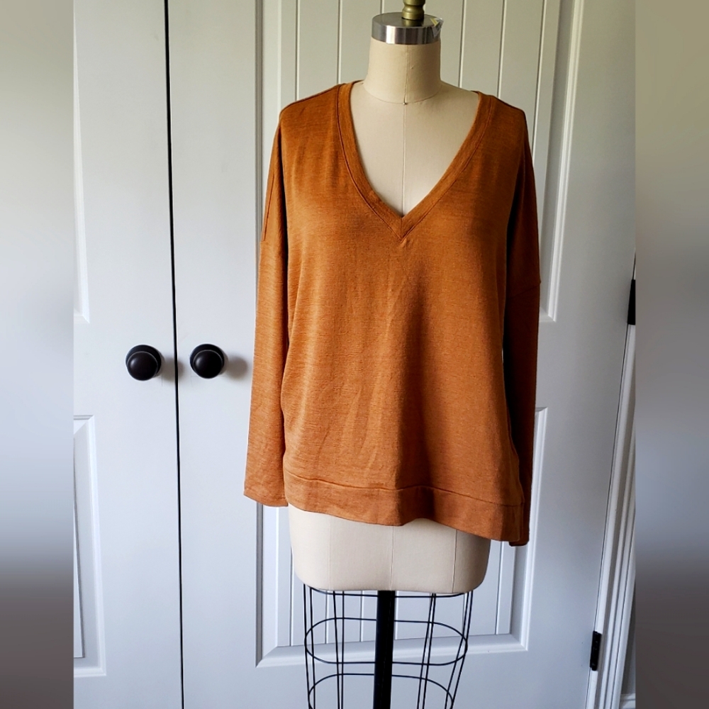 Banana Republic Luxespun, V neck sweater.